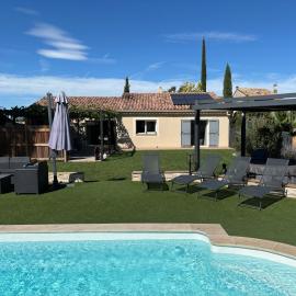 Maison climatisée avec grand jardin, piscine privée et Jacuzzi