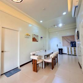 Cozy Luxe Penthouse at Acacia Estates