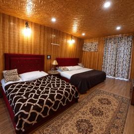 스리나가르에 위치한 호텔 T luxury Heritage houseboat