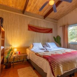 2BR Beachfront House، فندق في Garza