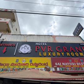 Hotel O PVR Grand Luxury Rooms, hotell i Sangāreddi