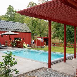 Luxury Nordic Barnhouse Villa with Pool, hotel in Spersboda