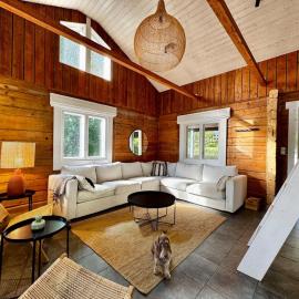 Cozy log cabin by the lake in Espoo