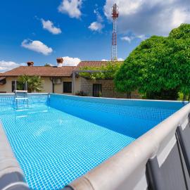 Počitniška hiša Miklavčič, hotel en Divača