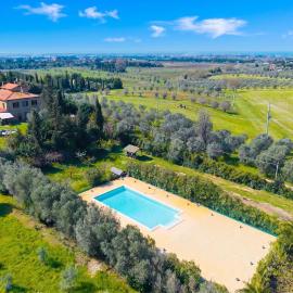 Relaxing Countryside Apartments Near Cecina Sea