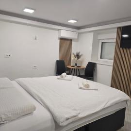 Jacuzzi & Sauna Edy room - city center