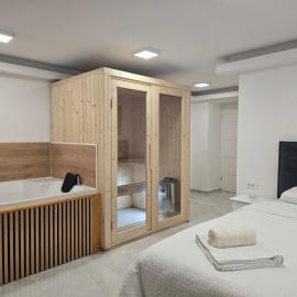 Jacuzzi & Sauna Edy room - city center