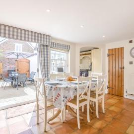 3 Bed in Southwold oc-stan