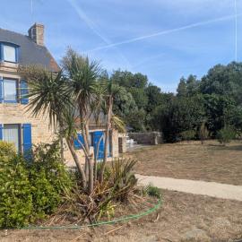 Le Grand Bleu beachfront cottage at Pointe de la Torche