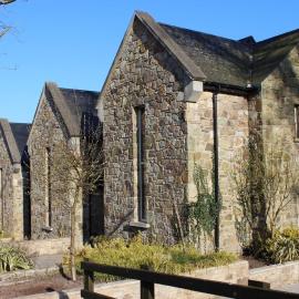 Cosy Lakeside Retreat in Mountshannon, hotel a Mountshannon