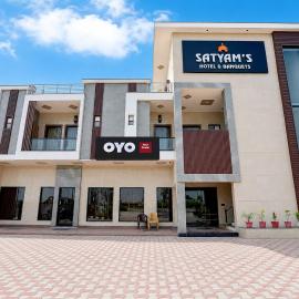 Hotel O Satyam�s Hotel & Banquets, hotel v mestu Bidauli