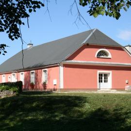 Pałac Popielów w Kurozwękach, Budynek Dawnej Piwowarni, hotel a Kurozwęki