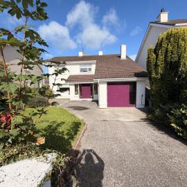 THE VILLAGE HOUSE on Wild Atlantic Way CLARINBRIDGE VILLAGE