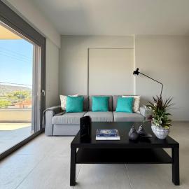 Pearl Breeze with pool near beach and Athens airport