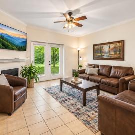 Updated 2BR Pigeon Forge Condo 100 Ft to Pkwy، فندق في بيدجن فورج