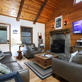 Helen 3-Level Luxury Cabin-Hot Tub-Sauna-Dogs