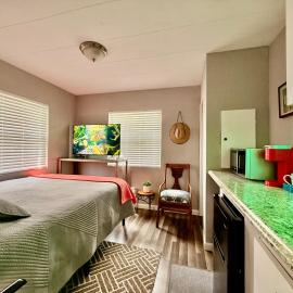 Cozy Room with Private Entry and Bathroom PGA Blvd