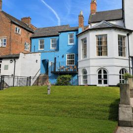 Coach House, Peak District Escape sleeps up to 10