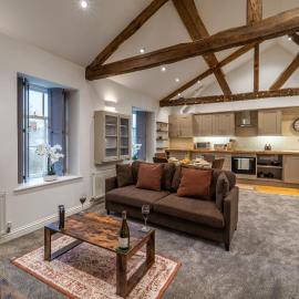 Grade II Listed Top Floor Flat in Central Banbury - Pass the Keys, Hotel in Banbury