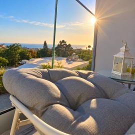 Modern Sea View Apartments Peyia by GOESA, Hotel in Peyia