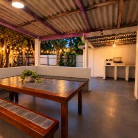 Casa próxima ao centro de Guarapari, com 5 vagas de garagem