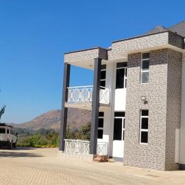 LEDEN Villa & Garden