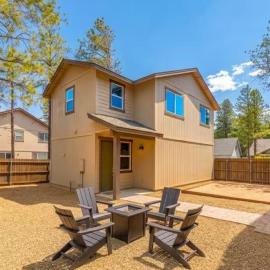 Private modern Flagstaff guesthouse