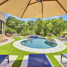 Luxury Creekside Escape - Heated Pool & Spa - Yoga Deck - Speakeasy & Games