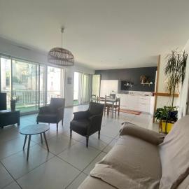 Appartement tout confort centre ville avec parking, отель в городе Родез