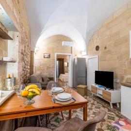 NonnAnna Apartment In Martano Historic Centre - Happy Rentals