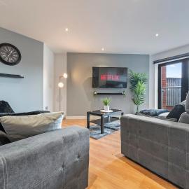 Luxury City Centre Apartment - Balcony - sleeps 8