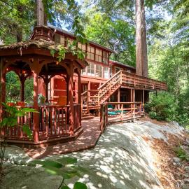 Family Cabin with Fireplace Near Big Basin, hotel a Boulder Creek