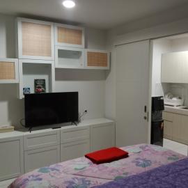 sentul tower apartemen 1bedroom fullfurnis lantai 2 by milenialroom, hotel a Citaringgul 1