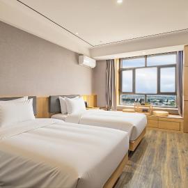 柏纳酒店特克斯八卦城太极眼摩天轮店, hotel Koksu városában
