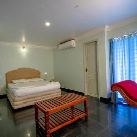 Hotel Sree Visakh Kovalam