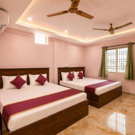 Sree Chandu Hotel & Function Hall, hotelli kohteessa Tirupati