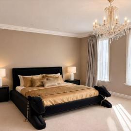 Luxurious 6-Bed Glen Iris Villa with Pool & Parking