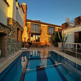 Aura House with private pool and sauna with stunning terrace views