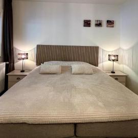 Ground Floor Suite Near City & Nature Genk, hotel a Genk
