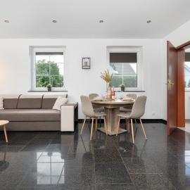 Apartment ''Senko'' with 2 Bedrooms and Parking by Noclegi Renters