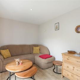 Ferienwohnung "Auszeit" โรงแรมในDobra