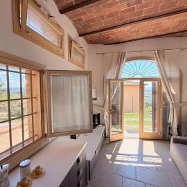 Il Fienile di Casale nel Borgo con Vista sulle Colline Toscane