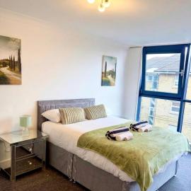 The Harbour Pearl Modern Luxe 2-Bed Has Parking