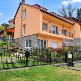 Keltafok Apartman, Balatonföldvár