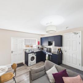 Swindon Town Centre - Station apartments - Flat 2