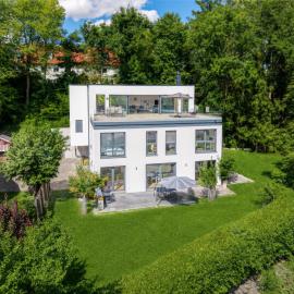 25 Min to Munich City 370 qm - 4,000 sqft Luxury Villa Aircon 5BR 5BA