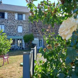 Gites des Puys - Au cœur des Volcans d'Auvergne Au coeur des Puys, Hotel in Nébouzat
