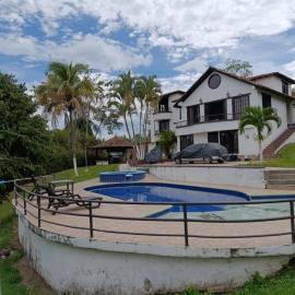 Acogedora Cabaña, Pereira Cerritos