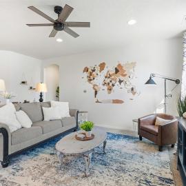 The Explorer! Extra Game Room, Fire pit Sleeps 10!, hotel a Caldwell