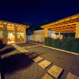 The Hide Away Resort & Apartment